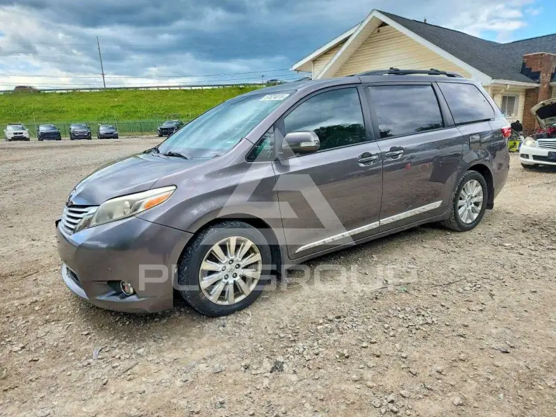 2015 Toyota SIENNA фото