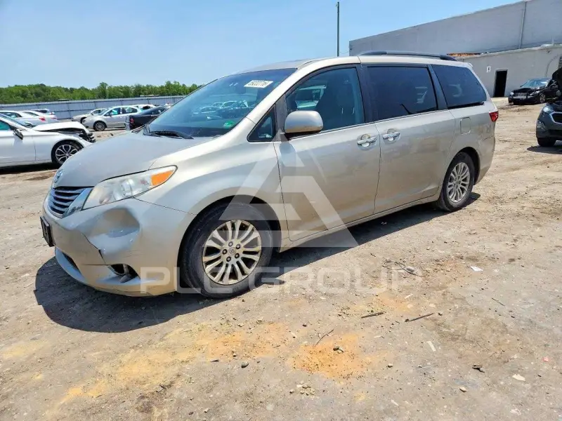 2015 Toyota SIENNA фото