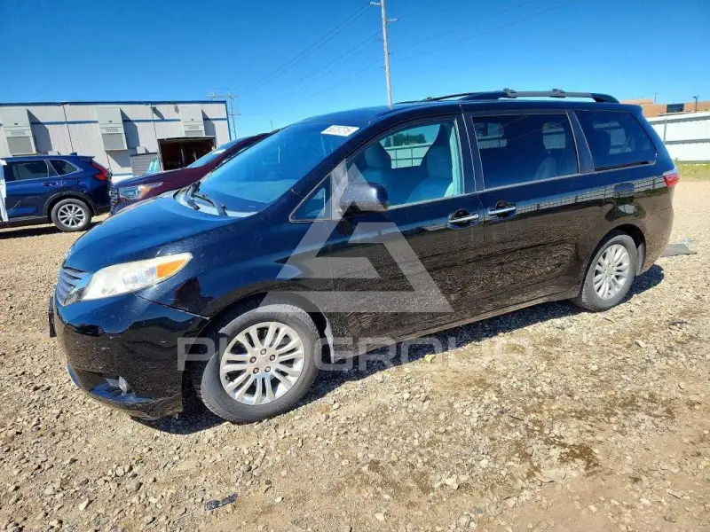 2015 Toyota SIENNA фото