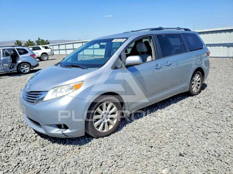 2015 Toyota SIENNA фото