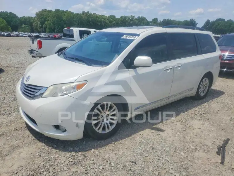2015 Toyota SIENNA фото