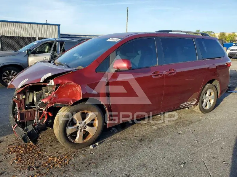 2015 Toyota SIENNA photo