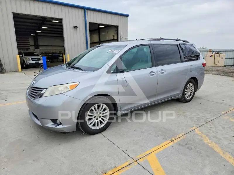 2015 Toyota SIENNA фото