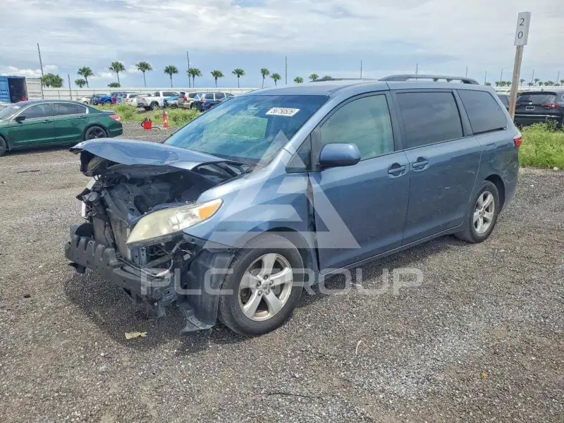 2015 Toyota SIENNA фото
