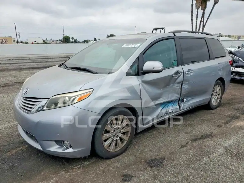 2015 Toyota SIENNA photo