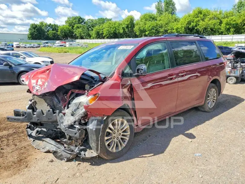 2015 Toyota SIENNA фото