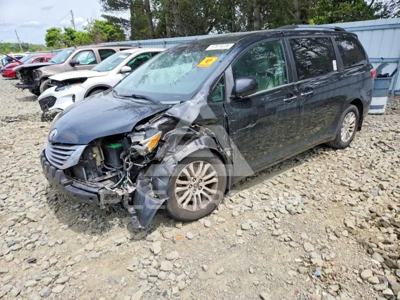 2015 Toyota SIENNA фото