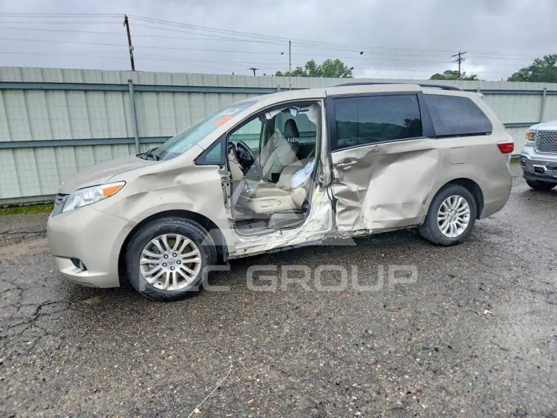 2015 Toyota SIENNA фото