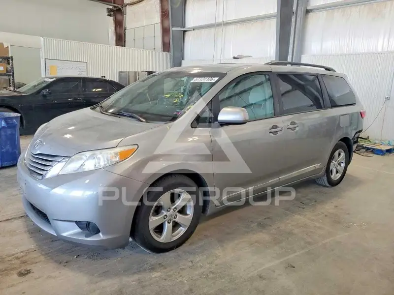 2015 Toyota SIENNA фото