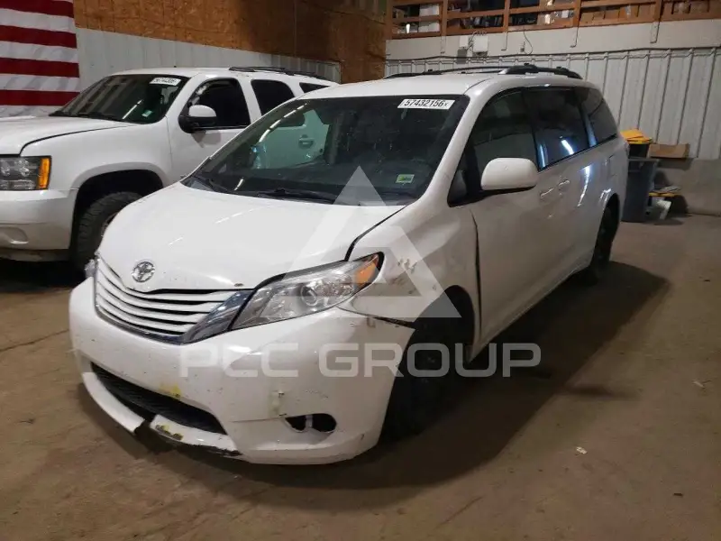 2015 Toyota SIENNA фото