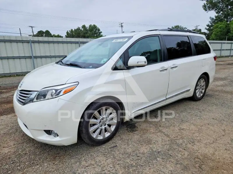 2015 Toyota SIENNA photo