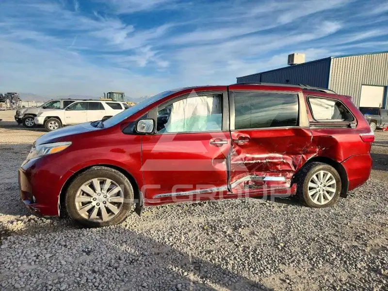 2015 Toyota SIENNA фото