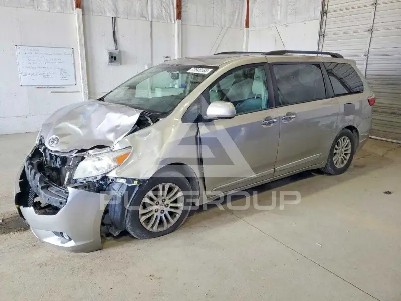2015 Toyota SIENNA фото