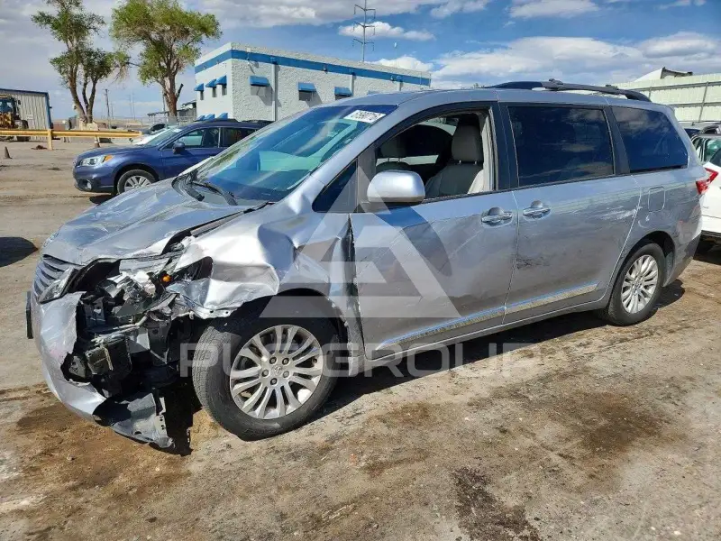 2015 Toyota SIENNA фото