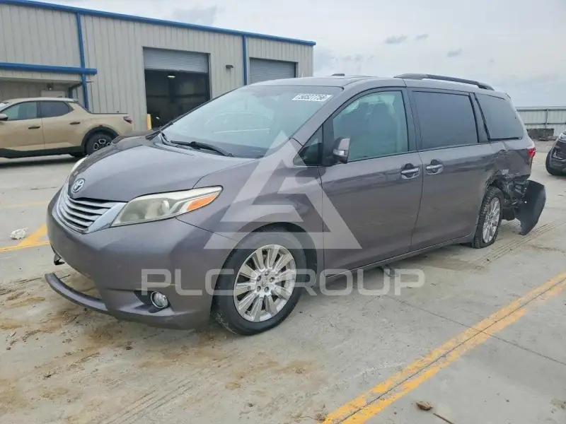2015 Toyota SIENNA фото
