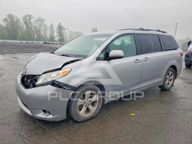 2015 Toyota SIENNA фото