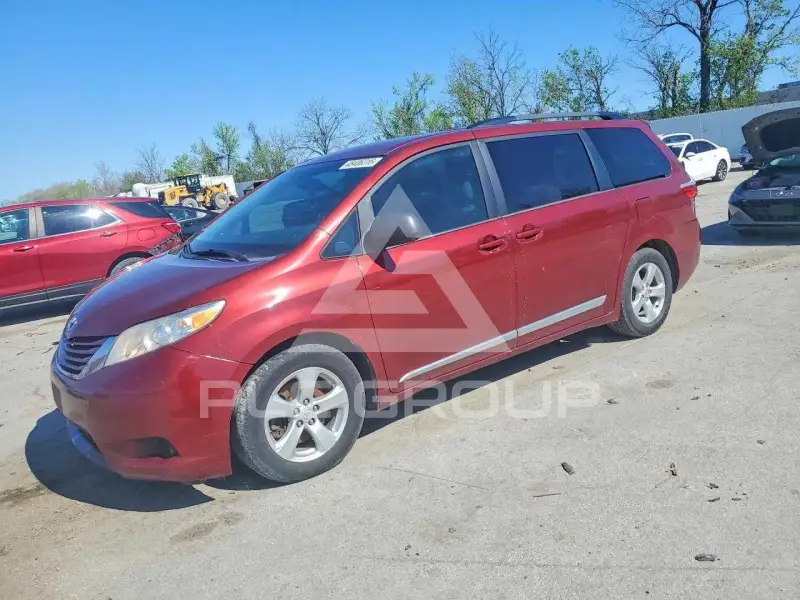 2015 Toyota SIENNA photo