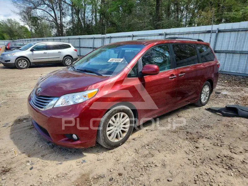 2015 Toyota SIENNA фото