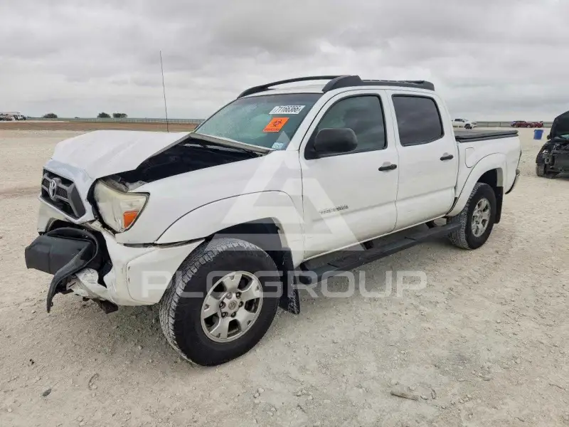 2015 Toyota TACOMA photo