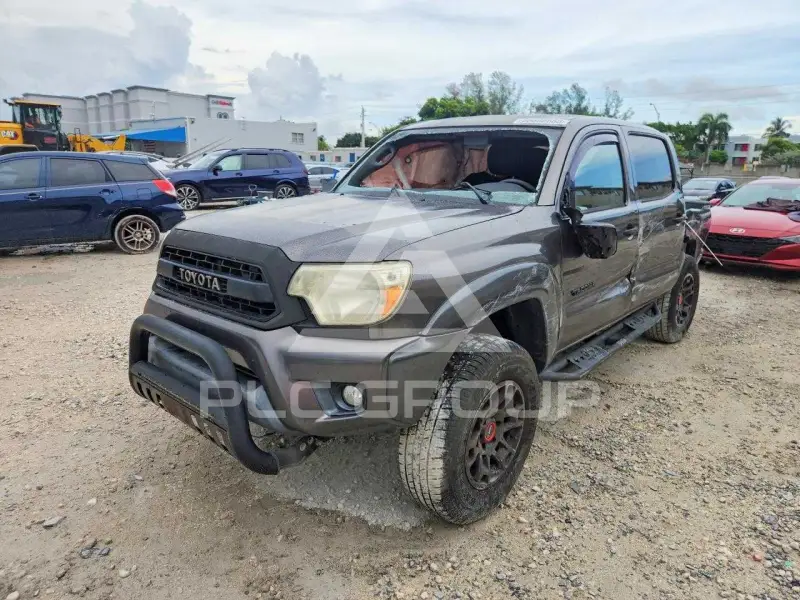 2015 Toyota TACOMA photo