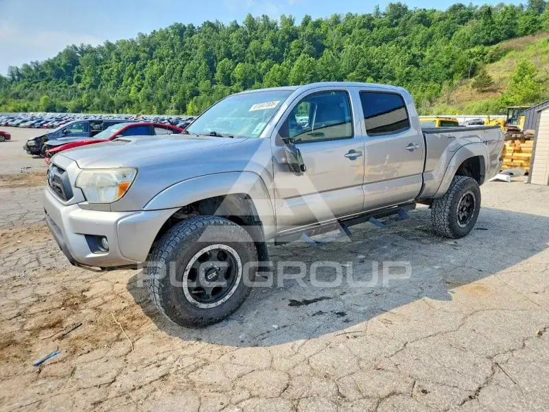 2015 Toyota TACOMA photo