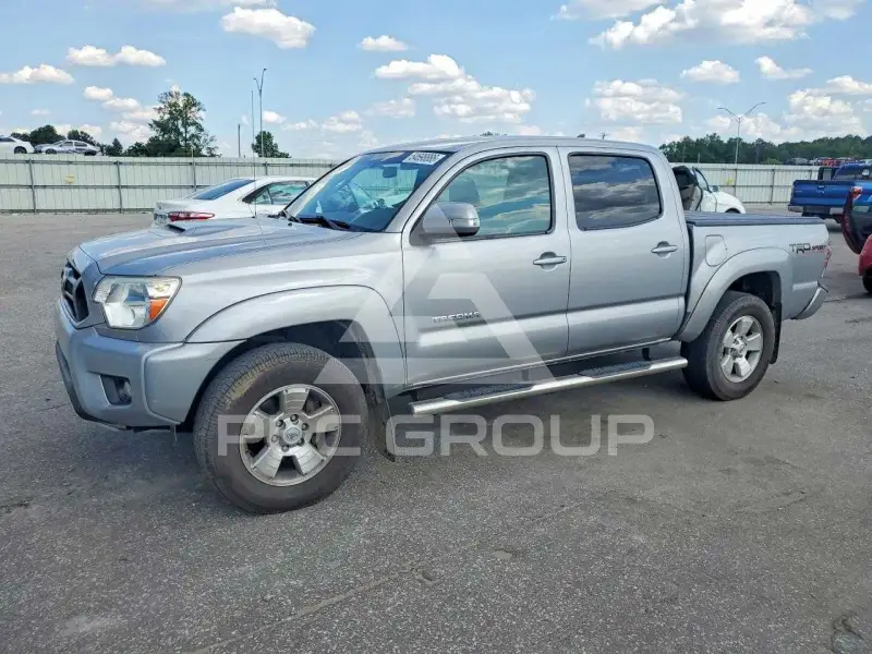 2015 Toyota TACOMA photo