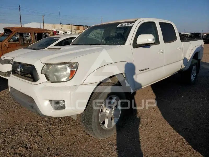 2015 Toyota TACOMA photo