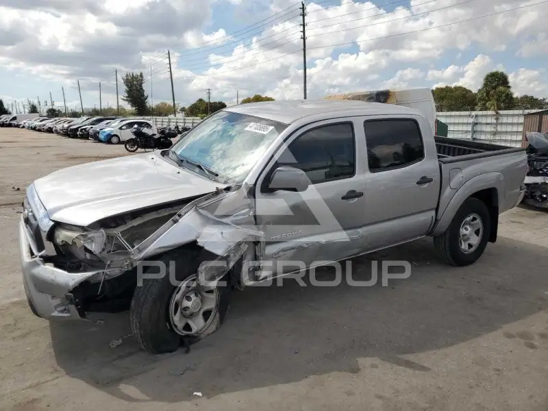 2015 Toyota TACOMA photo