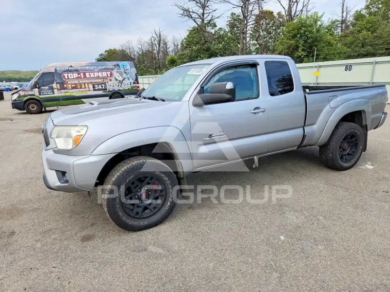 2015 Toyota TACOMA photo