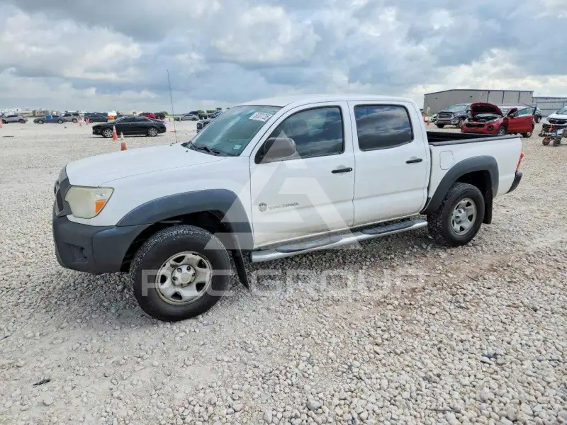 2015 Toyota TACOMA photo