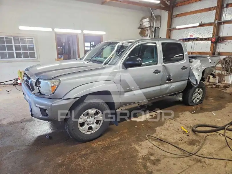 2015 Toyota TACOMA photo