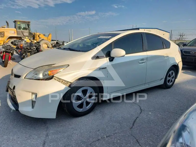 2015 Toyota PRIUS фото