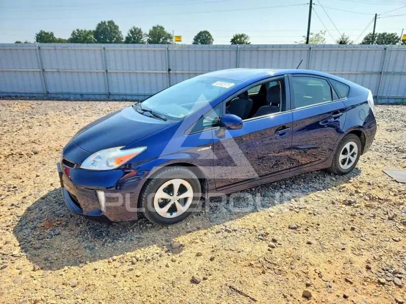 2015 Toyota PRIUS photo