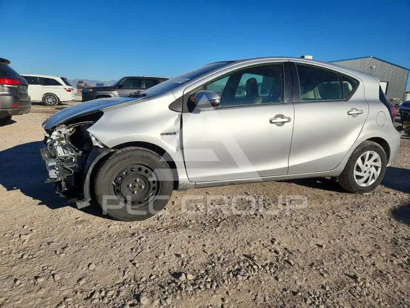 2015 Toyota PRIUS фото
