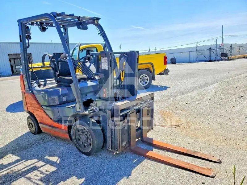 2015 Toyota FORK LIFT photo