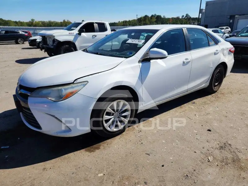 2015 Toyota CAMRY фото