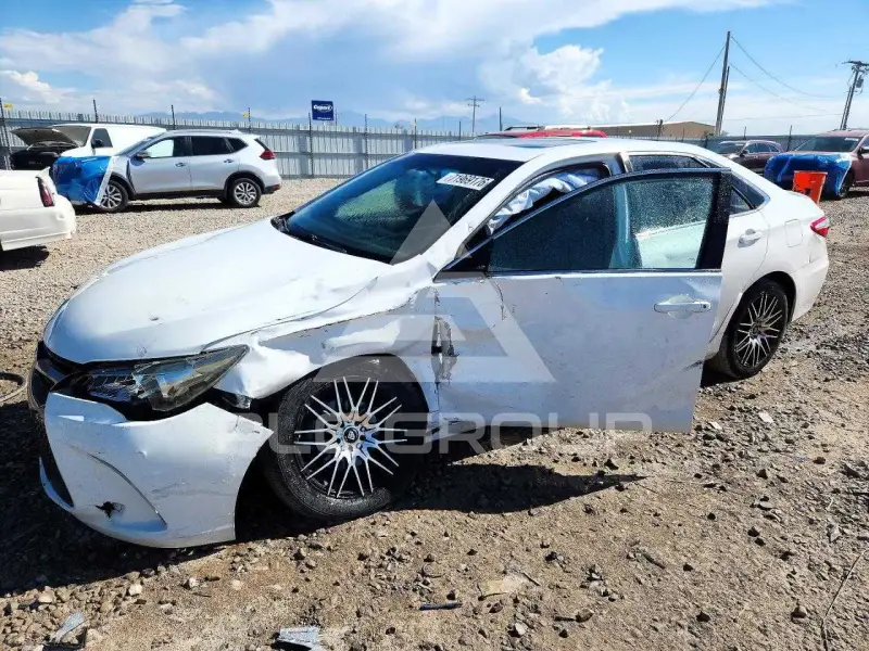 2015 Toyota CAMRY photo