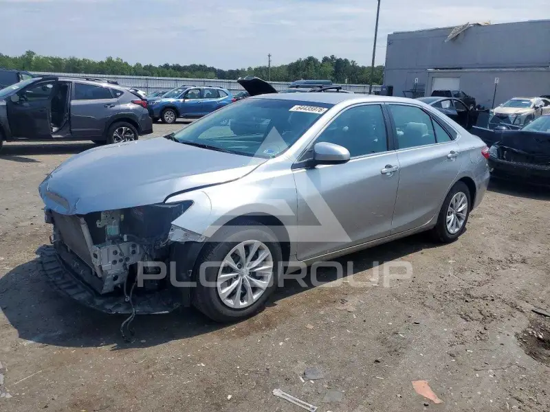 2015 Toyota CAMRY фото