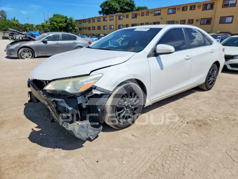 2015 Toyota CAMRY фото