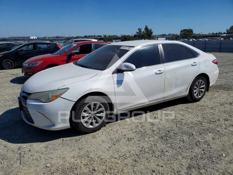2015 Toyota CAMRY фото