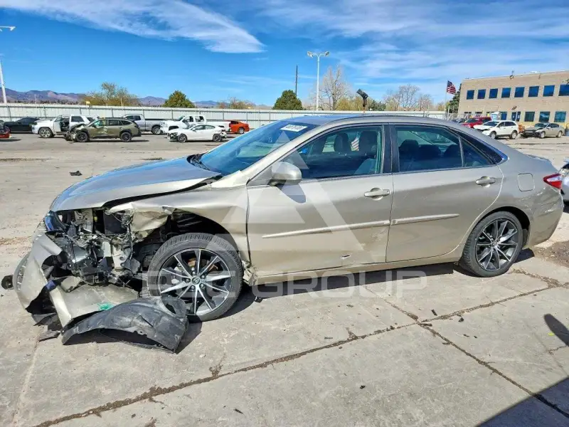 2015 Toyota CAMRY фото