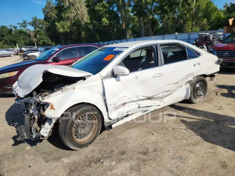 2015 Toyota CAMRY фото