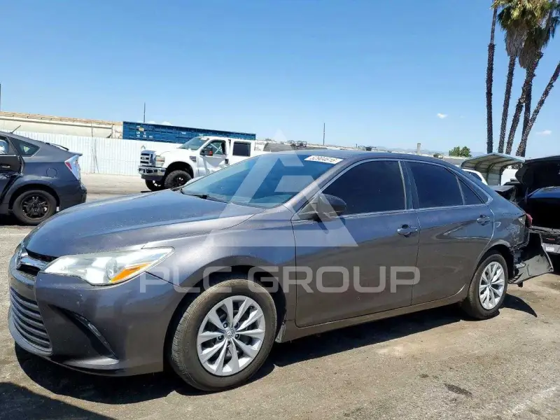 2015 Toyota CAMRY фото