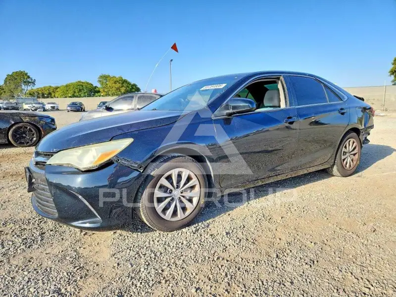 2015 Toyota CAMRY фото