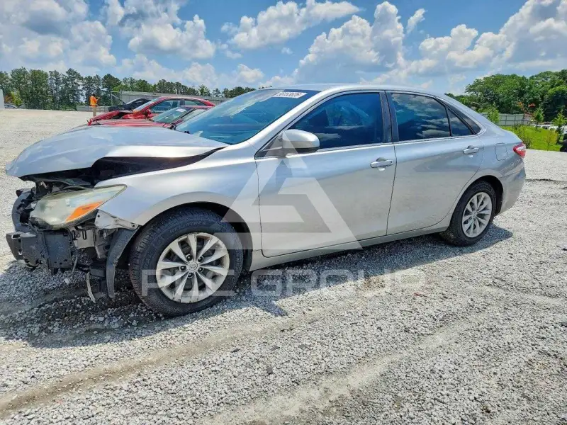 2015 Toyota CAMRY фото
