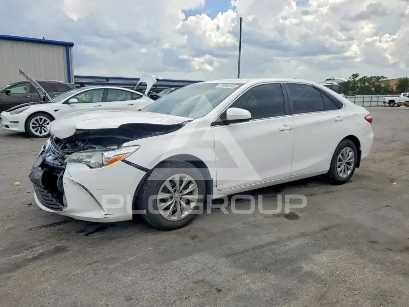 2015 Toyota CAMRY фото