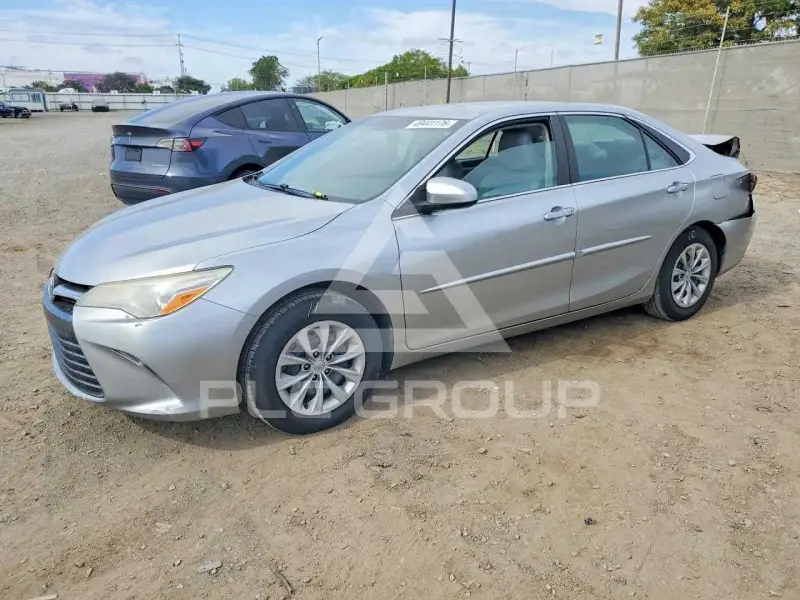 2015 Toyota CAMRY фото