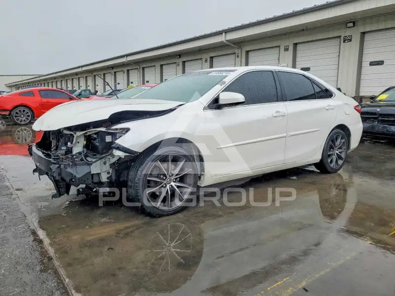 2015 Toyota CAMRY фото
