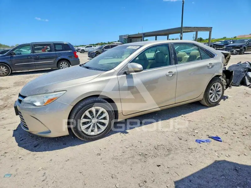 2015 Toyota CAMRY фото