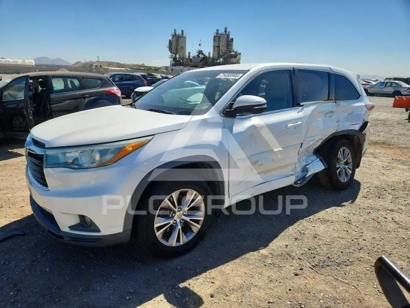2015 Toyota Highlander photo